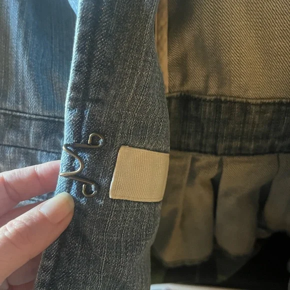 The Limited Light Blue Denim Blazer w/ Ruffle Back and Front Hook Closure size M - Picture 5 of 6